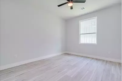 1215 Howard Street, Taylor, TX 76574 - Photo 17