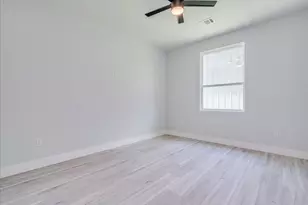 1215 Howard St, Taylor, TX 76574 - Photo 17