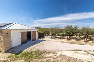 1051 Trailhead Cir, Dripping Springs, TX 78620 - Photo 33