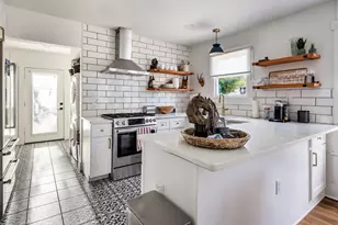 2010 Poquito St, Austin, TX 78722 - Photo 7