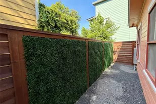 1211 E 2nd St, Austin, TX 78702 - Photo 33