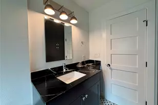 1211 E 2nd St, Austin, TX 78702 - Photo 19