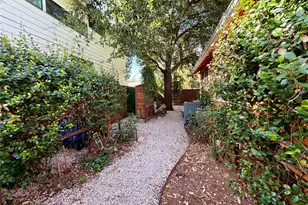 1211 E 2nd St, Austin, TX 78702 - Photo 39