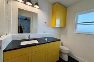 1211 E 2nd St, Austin, TX 78702 - Photo 17