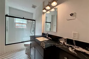 1211 E 2nd St, Austin, TX 78702 - Photo 7