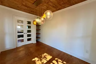 1211 E 2nd St, Austin, TX 78702 - Photo 31
