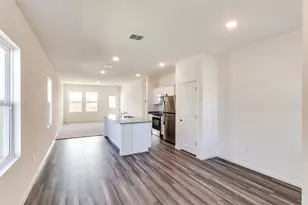 208 Wedemeyer St, Taylor, TX 76574 - Photo 5