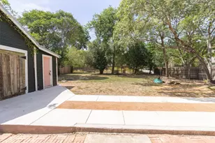 902 W Hopkins St, San Marcos, TX 78666 - Photo 31