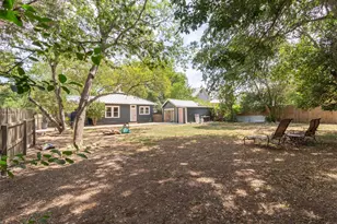 902 W Hopkins St, San Marcos, TX 78666 - Photo 35