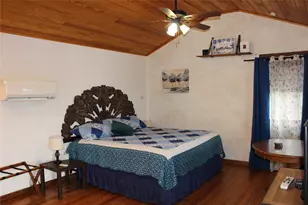 961 Buttercup Ln, Wimberley, TX 78676 - Photo 7