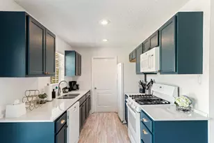 5706 Tura Ln, Austin, TX 78721 - Photo 13