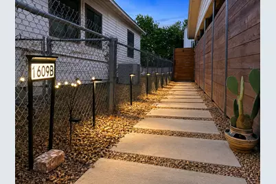 1609 Deloney Street #B, Austin, TX 78721 - Photo 25