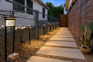 1609 Deloney St, Austin, TX 78721 - Photo 25