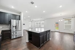 525 Ayinger Ln, Austin, TX 78728 - Photo 11