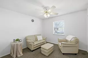 403 W Anderson Ave, Round Rock, TX 78664 - Photo 17