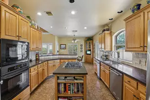 11705 Jess Dr, Austin, TX 78737 - Photo 7