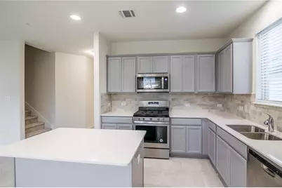 620 Reinhardt Boulevard, Georgetown, TX 78626 - Photo 5