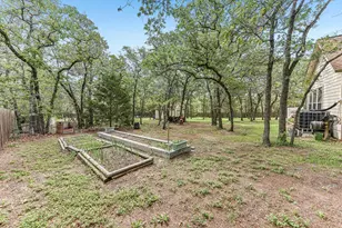 109 Elm Wood Dr, Elgin, TX 78621 - Photo 33