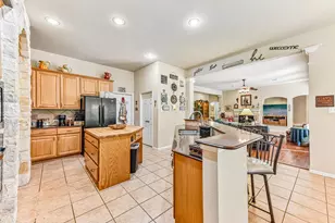 109 Elm Wood Dr, Elgin, TX 78621 - Photo 13