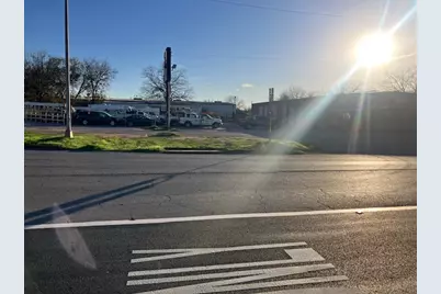 5225 E Cesar Chavez Street, Austin, TX 78702 - Photo 3