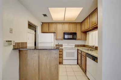 806 W 24th Street #122, Austin, TX 78705 - Photo 9