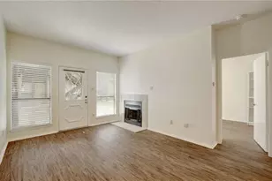 806 W 24th St, Austin, TX 78705 - Photo 3