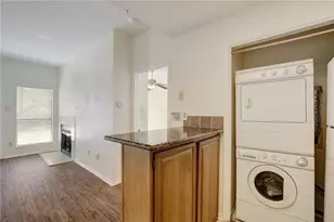 806 W 24th St, Austin, TX 78705 - Photo 11