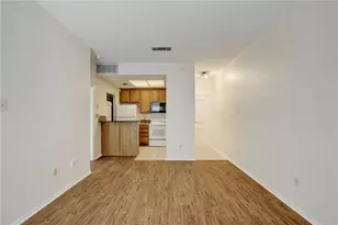 806 W 24th St, Austin, TX 78705 - Photo 7