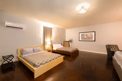 2302 E 9th Street, Austin, TX 78702 - Photo 9
