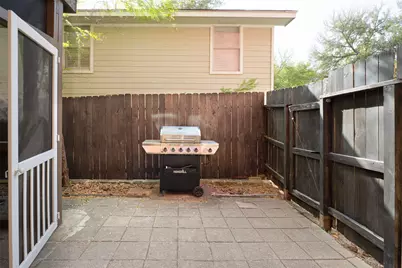 2302 E 9th Street, Austin, TX 78702 - Photo 23