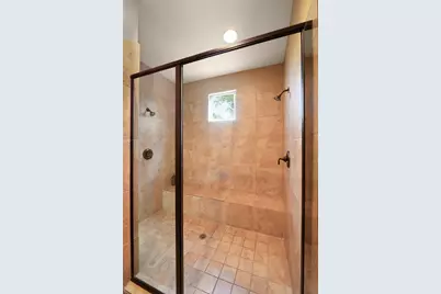 2302 E 9th Street, Austin, TX 78702 - Photo 15