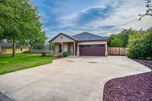 129 Haliimaile Ln, Bastrop, TX 78602 - Photo 3