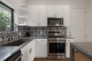 2941 E 14th St, Austin, TX 78702 - Photo 7