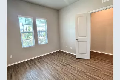 129 Perfect World Loop, Jarrell, TX 76537 - Photo 5