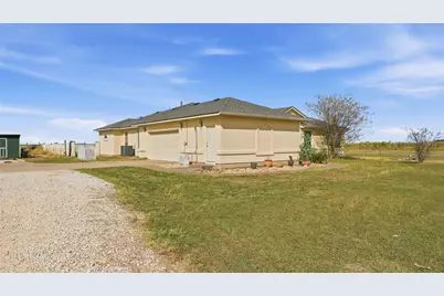 15620 Harry Lind Road, Elgin, TX 78621 - Photo 35