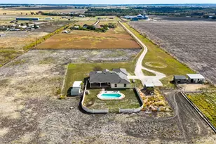 15620 Harry Lind Rd, Elgin, TX 78621 - Photo 5