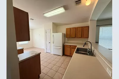 116 Spur Cove, Kyle, TX 78640 - Photo 7