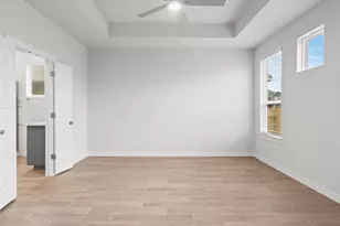 309 W Faulkner St, Liberty Hill, TX 78642 - Photo 9