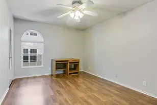 910 Duncan Ln, Austin, TX 78705 - Photo 9