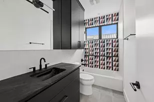 1301 Deloney St, Austin, TX 78721 - Photo 19