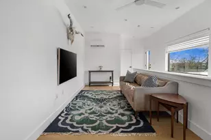 1301 Deloney St, Austin, TX 78721 - Photo 33