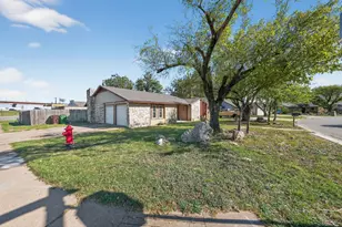 1209 Sagebrush Dr, Round Rock, TX 78681 - Photo 3