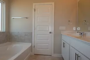 4717 Lava Is Dr, Austin, TX 78747 - Photo 9