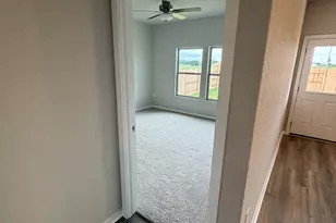 25536 Flora Bella Ln, Elgin, TX 78621 - Photo 7