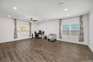 1121 Esplanade Pkwy, San Marcos, TX 78666 - Photo 5