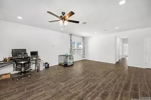1121 Esplanade Pkwy, San Marcos, TX 78666 - Photo 3