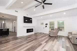 1704 N Hoover Ave, Cameron, TX 76520 - Photo 5