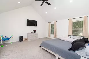 1704 N Hoover Ave, Cameron, TX 76520 - Photo 9
