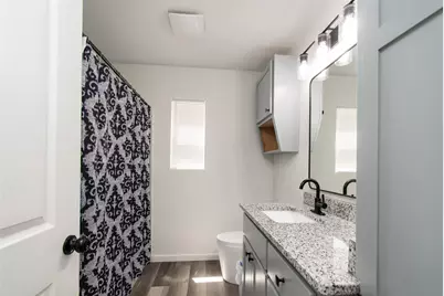 1704 N Hoover Avenue, Cameron, TX 76520 - Photo 19