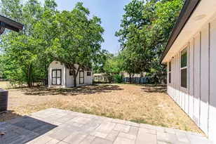1704 N Hoover Ave, Cameron, TX 76520 - Photo 21